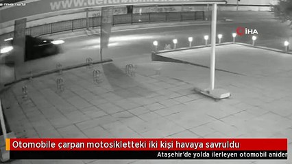 Otomobile çarpan motosikletteki iki kişi havaya savruldu