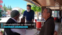 İsveç'te parti kuran Konyalı siyasetçi, hemşehrilerinden oy istemek için memleket sokaklarında