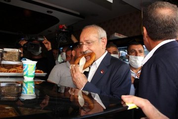 -Kılıçdaroğlu, Mersin'de çarşı esnafıyla bir araya geldi