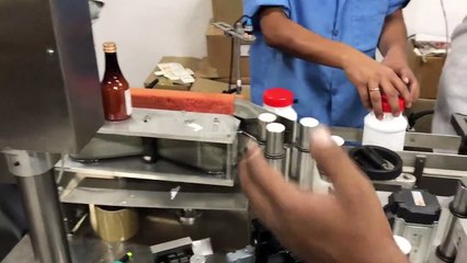 Pioneer Wrap Around Round Bottle Sticker Labeling Machine Manufacturer