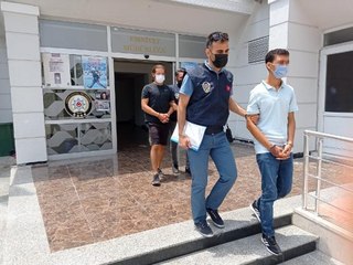 KIZ ÇOCUĞUNUN CEP TELEFONUNU GASP EDEN ŞÜPHELİLER YAKALANDI