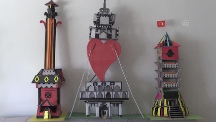 Emekli öğretmen kağıt ruloları süs eşyalarına dönüştürüyor