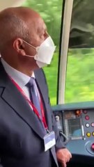 خلال زيارته لدولة فرنسا.. وزير النقل يتفقد خطوط الانتاج المختلفة ويستقل احد القطارات الجاري اختبارها