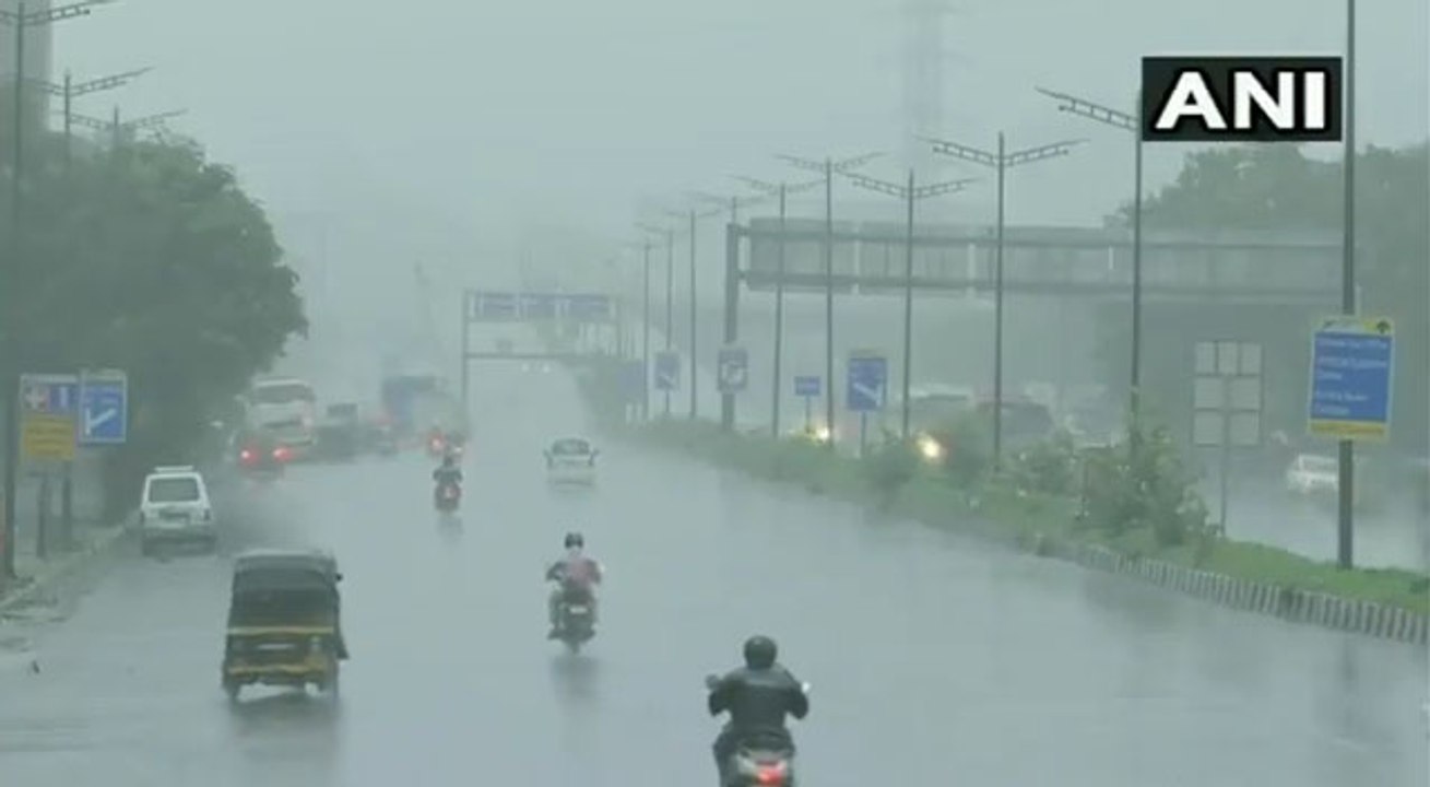 Weather Updates: दिल्ली में उमस बरकरार लेकिन इन राज्यों में जमकर बरसेंगे बादल