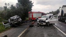 İznik'te iki otomobilin kafa kafaya çarpıştığı feci kazada ölü sayısı 5'e yükseldi