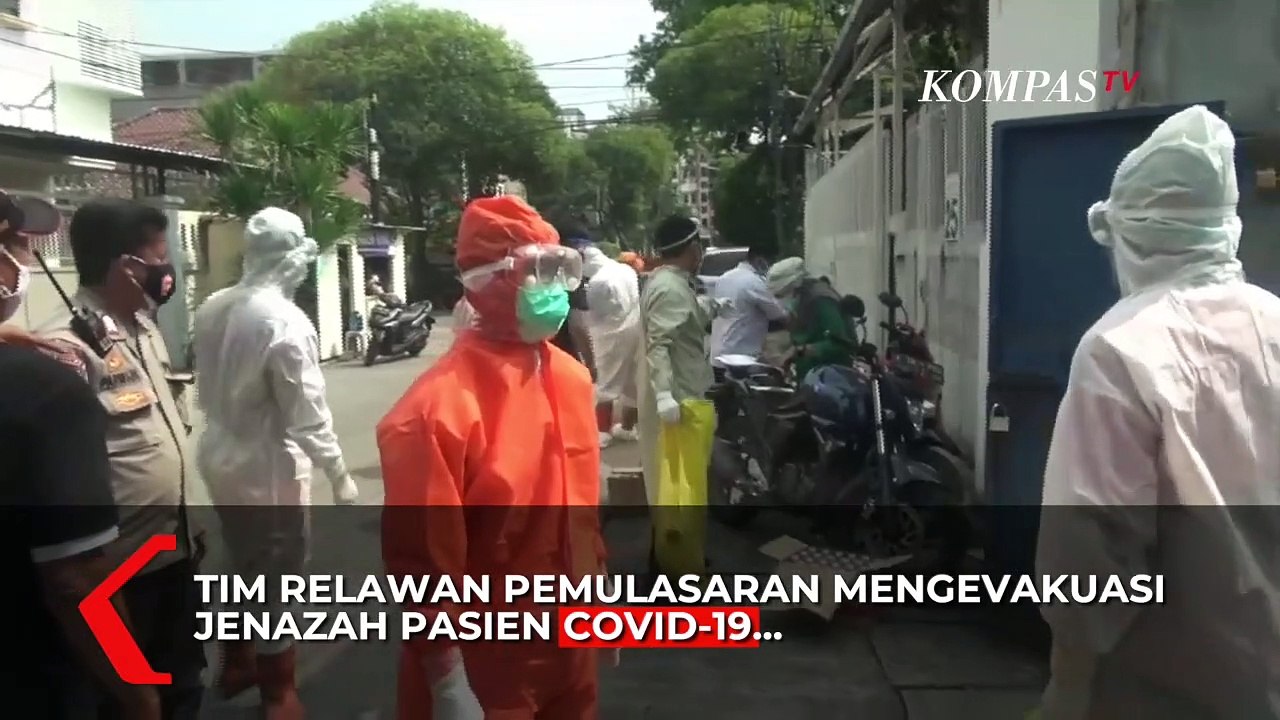 Relawan Evakuasi Pasien Covid-19 yang Meninggal Saat Isolasi Mandiri