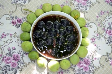 Doğal yöntemlerle hazırlanan Bitlis'in ünlü ceviz reçeli yurt dışında büyük talep görüyor