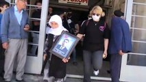 MUŞ - Çocuklarının dağa kaçırılmasından HDP'yi sorumlu tutarak eylem yapan aile sayısı 8'e yükseldi