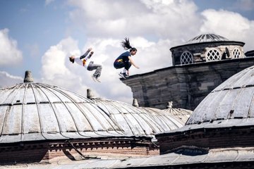 Ünlü sporcular Kapalıçarşı'da şov yaptı