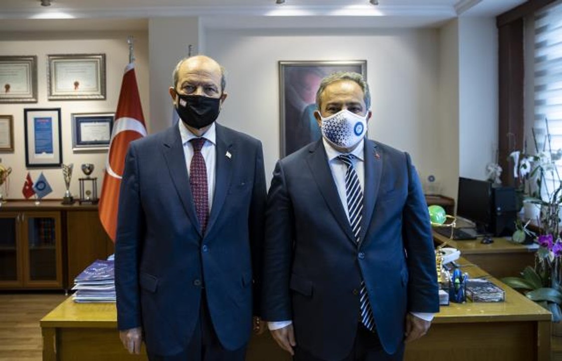 KKTC Cumhurbaşkanı Tatar, emekli Tuğgeneral Nihat İlhan'ın oğlu Prof. Dr. Mustafa Necmi İlhan'ı ziyaret etti