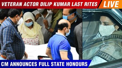 Dilip Kumar Passes Away | Shabana Azmi Arrives, Maharashtra CM Announces Full State Honors
