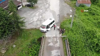 Sel felaketinde 7 mahalleyi bağlayan köprünün ayaklarında hasar oluştu