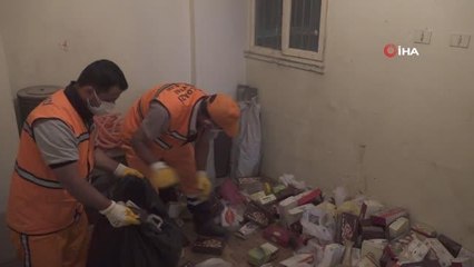 Yaşlı kadının evinden 2 kamyon çöp çıktı