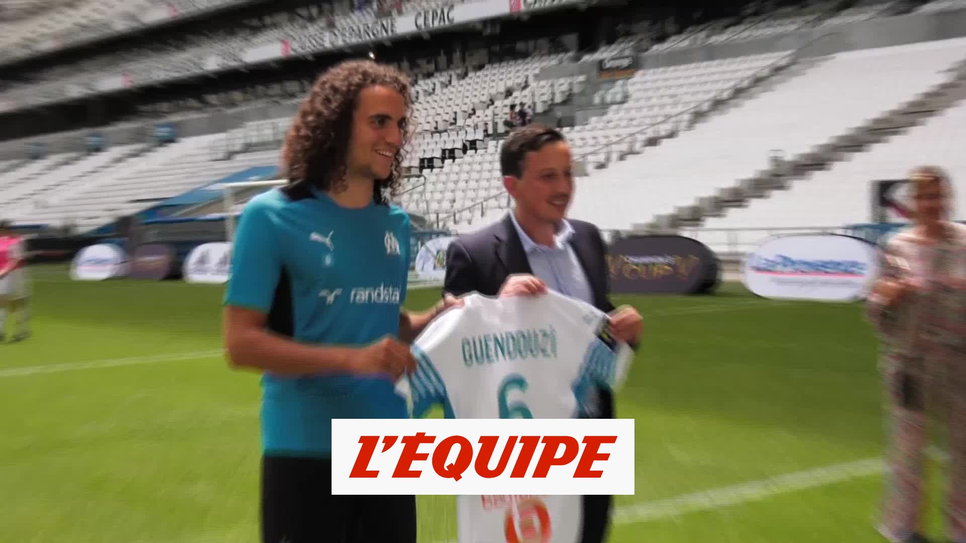 Guendouzi pose avec le maillot de l'OM - Foot - Transferts - OM - Vidéo  Dailymotion