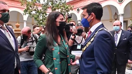 El socialista Francisco Cuenca se hace con la alcaldía de Granada