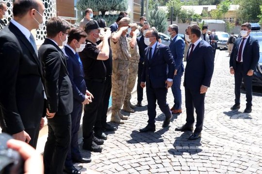 İçişleri Bakan Yardımcısı Çataklı Siirt'te 'Düzensiz göçmenler' değerlendirme toplantısına katıldı