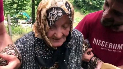 DÜZCE - Derenin taşması sonucu mahsur kalan 47 kişi kurtarıldı (2)