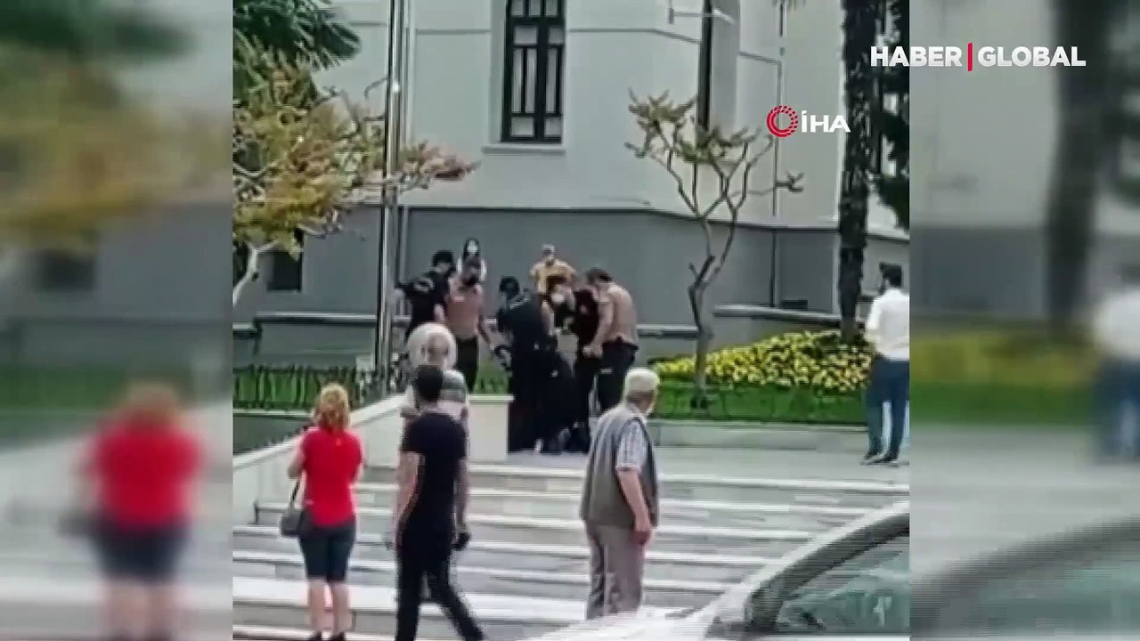 Atatürk heykeline çekiçle saldırıya gözaltı
