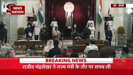 Modi Cabinet Reshuffle : मीनाक्षी लेखी ने राज्य मंत्री के रूप में शपथ ली