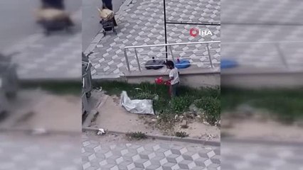 Suriyeli çocuğun bayrak hassasiyeti