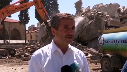 3 katlı binanın yıkımı korkuttu