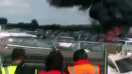 Uçak araba pazarına düştü