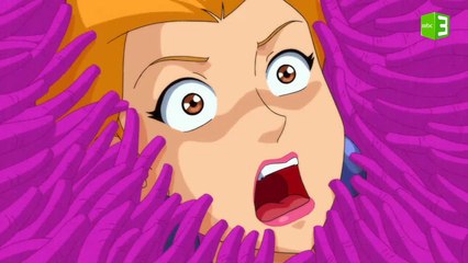 شئ غريب وغامض داخل القصر