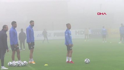 SPOR Fenerbahçe'de Vitor Pereira'dan oyunculara mikrofonlu talimat