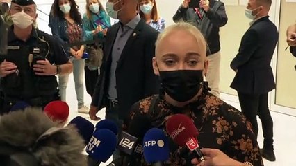 أحكام بالسجن بحق 11 شخصاً في فرنسا بعد تهديدهم مراهقة انتقدت الإسلام