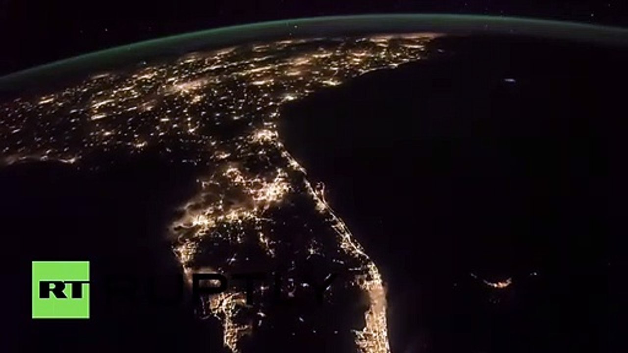 Yıldırımlar uzaydan nasıl görünüyor?