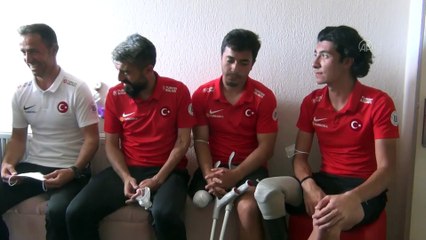 AFYONKARAHİSAR - Ampute Milli Futbol Takımı, gazi Yusuf Yayla'ya moral ziyaretinde bulundu