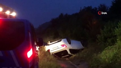 Yağış kazayı beraberinde getirdi, lüks otomobil takla attı: 3 yaralı
