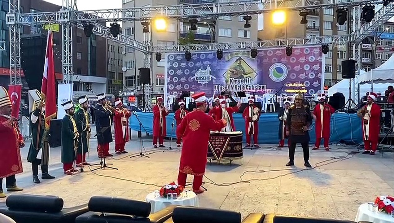 Kırşehir Ulusal Müzik Çalıştayı Neşet Ertaş türküleriyle şenlendi