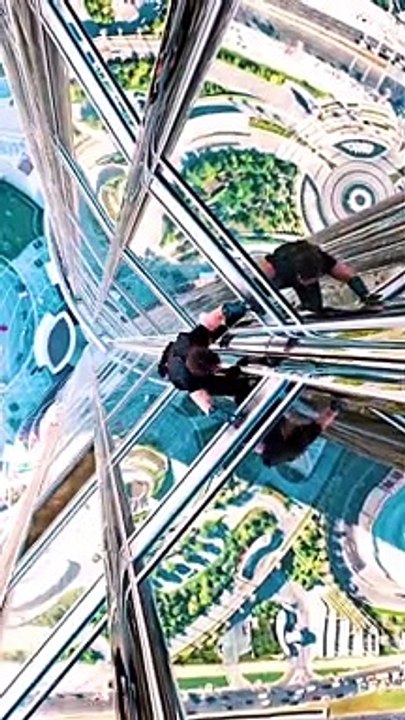 Mission: Impossible - Ghost Protocol (2011) - Climbing the Burj Khalifa Scene | Movieclips