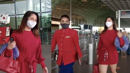 Rashami Desai mumbai Airport पर हुईं Spott, Security ने गुस्से में इन्हें भगाया | FilmiBeat