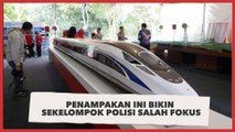 Penampakan Ini Bikin Sekelompok Polisi Salah Fokus