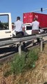 Ürünköy yol kavşağında kaza; izmir yolu trafiğe kapalı