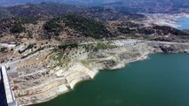 AYDIN - Adnan Menderes Barajı'ndaki su seviyesi kuraklık nedeniyle yüzde 19'a geriledi