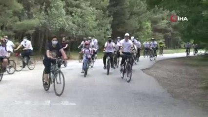 Son dakika haber: Bakan Selçuk, öğrenciler ile birlikte pedal çevirdi