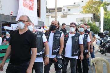 TUTKULARI MOTOSİKLETLERİ BAŞINDA AŞI OLDULAR
