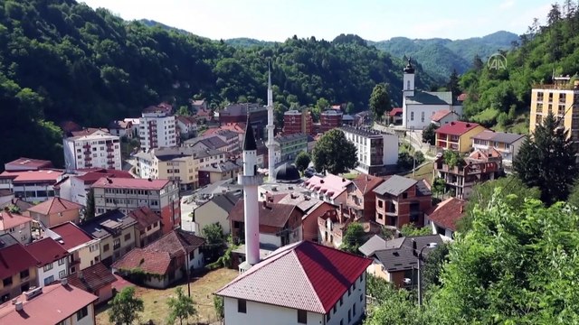 SREBRENİTSA - Soykırımı yaşayan Srebrenitsa, bugün hayalet kent olarak ayakta kalmaya çalışıyor