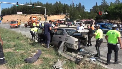 Uşak’ta 8 aracın karıştığı zincirleme kazada 8 kişi yaralandı