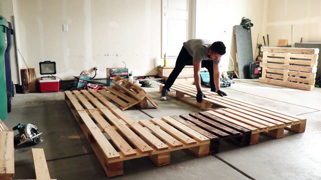 Diy Pallet Bed With Hidden Storage