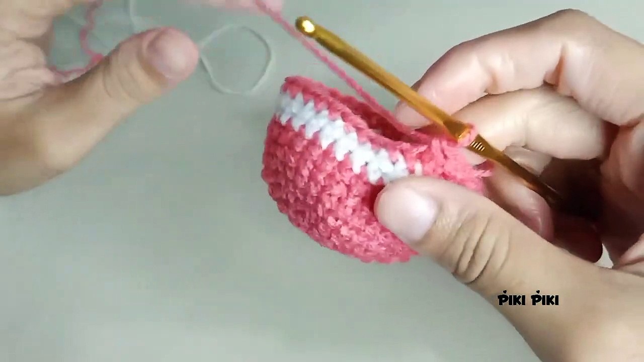 Strawberry Bee Amigurumi | Beginner Friendly #Amigurumi #Beginnerfriendly #Diy #Keytag