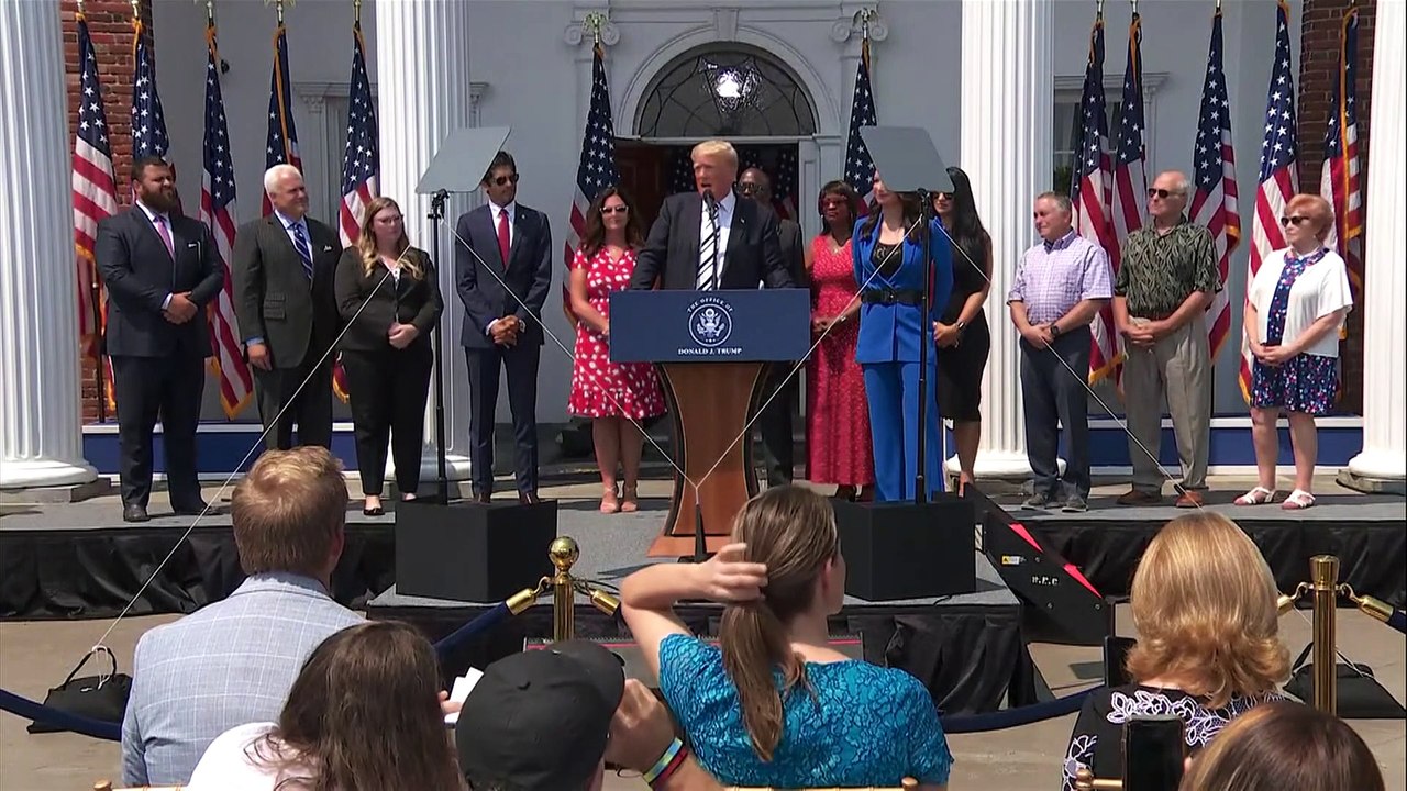 Verletzung der Redefreiheit? Trump klagt gegen Twitter, Google und Facebook