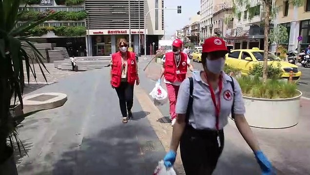 Ο Ελληνικός Ερυθρός Σταυρός κοντά στους άστεγους την πιο ζεστή μέρα του καύσωνα