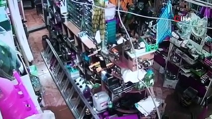 Sel felaketinin şiddeti kamerada