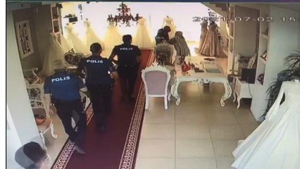 BBP'Lİ YÖNETİCİYE TERS KELEPÇEDE 2 POLİS GÖREVDEN UZAKLAŞTIRILDI