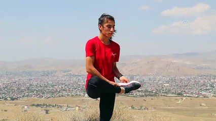 VAN - Milli atlet Nevin İnce, 20 Yaş Altı Avrupa Şampiyonası'ndan altın madalyayla dönmeyi hedefliyor