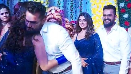 काफी समय बाद एक साथ दिखे खेसारी- अक्षरा सिंह,मिलते ही एक दूसरे को लगाया गले !